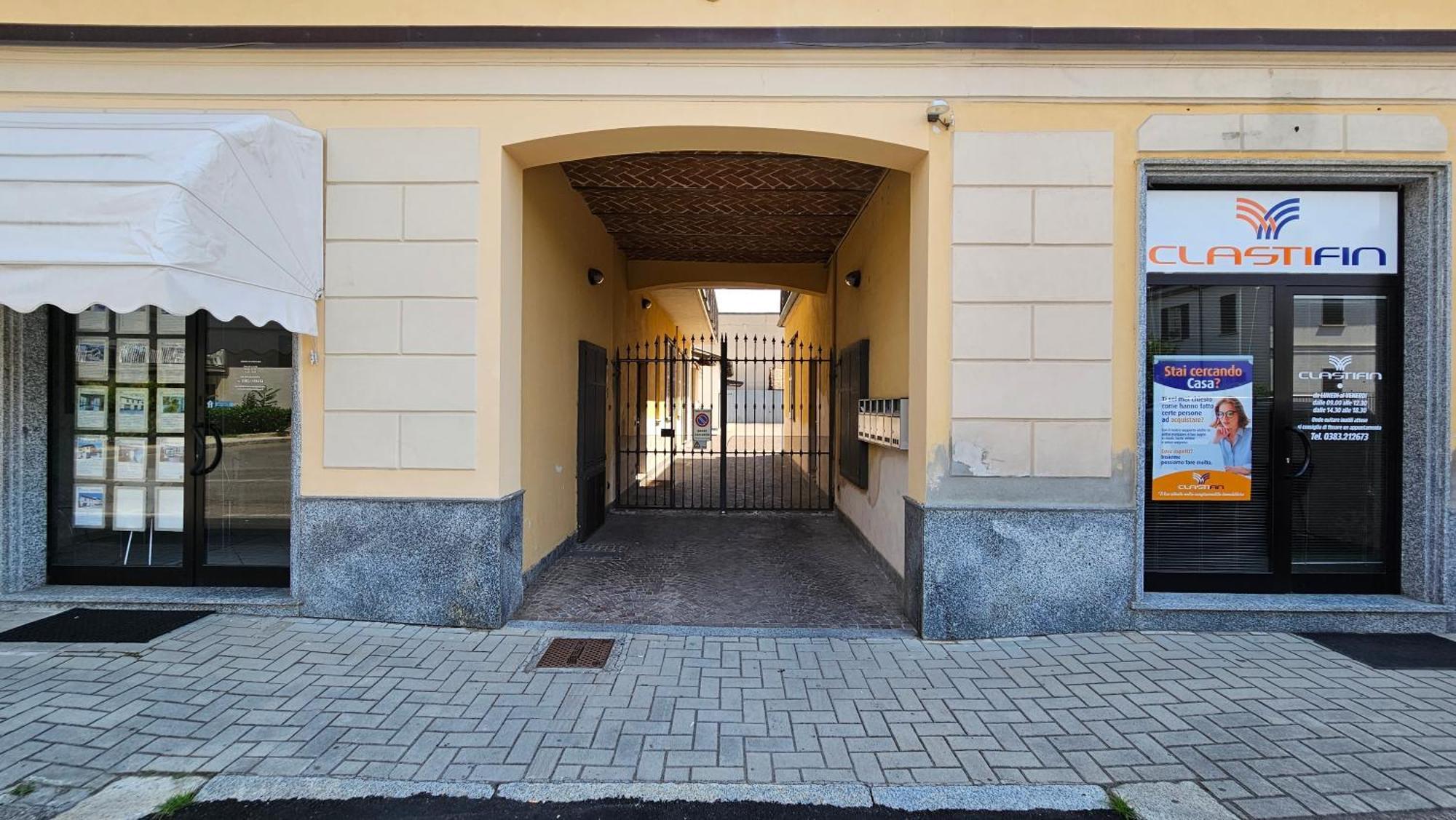Casa Oltrepo Fresco Centrale Ma Silenzioso Parcheggio Interno Casteggio Esterno foto